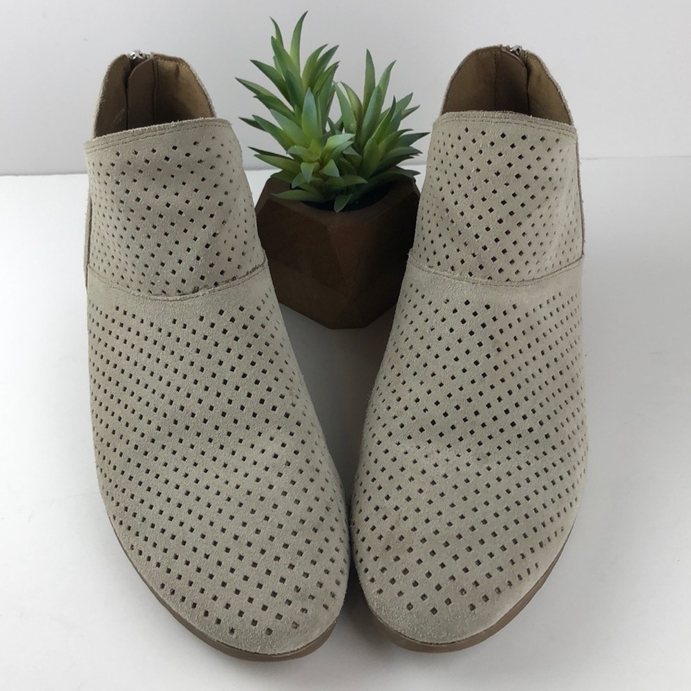 Reaction Kenneth Cole Side Walk Suede Booties 9.5